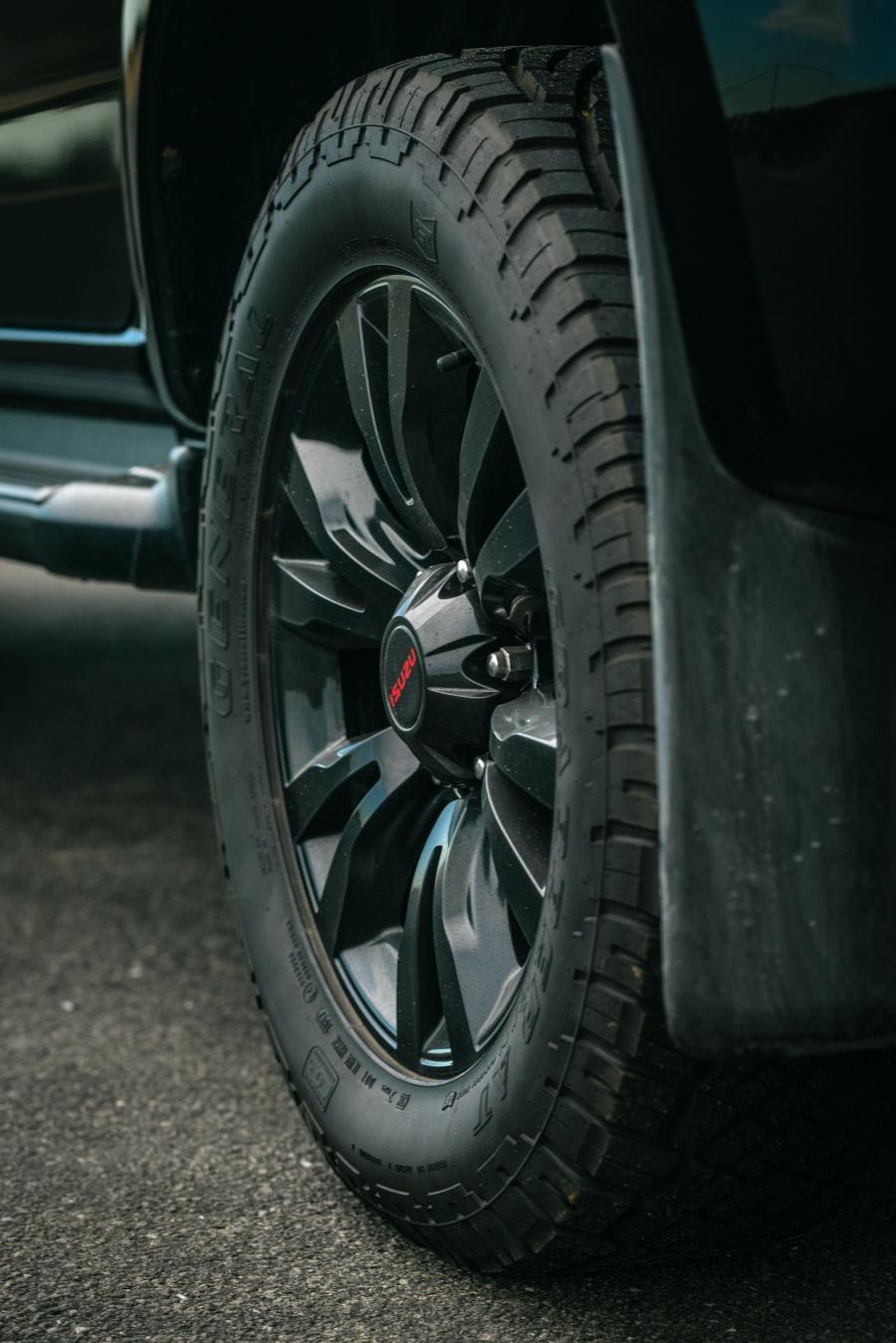 Колеса Isuzu KB Double Cab X-Rider Black 2018 года  (фото 25 из 34)